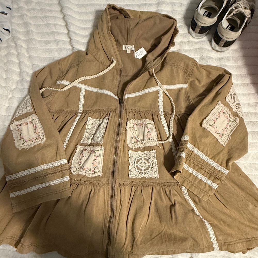 POL Size Large Spring Tan Hooded Jacket with Lace and Floral Accents NWT